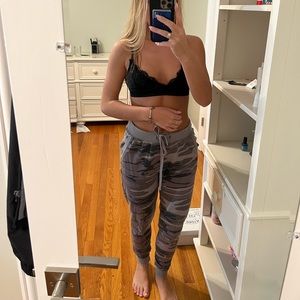 Z supply camo joggers XS